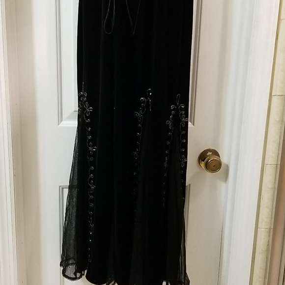 Dress - Picture 6 of 6
